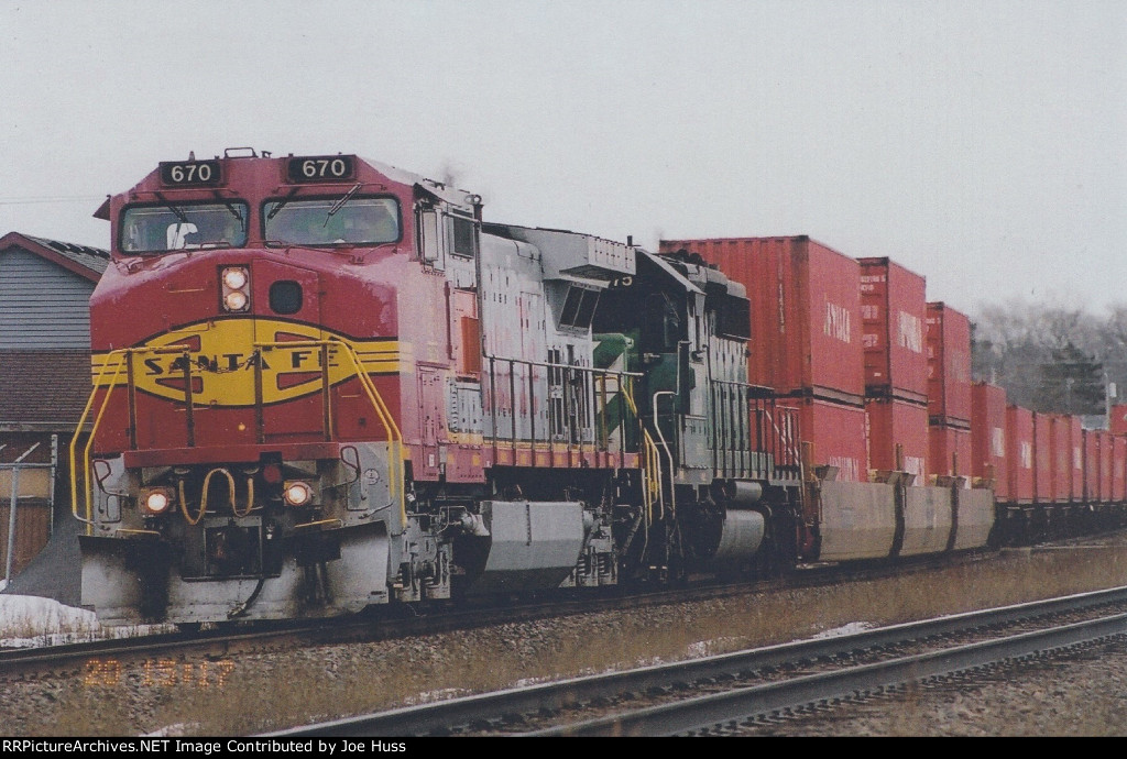 BNSF 670 West